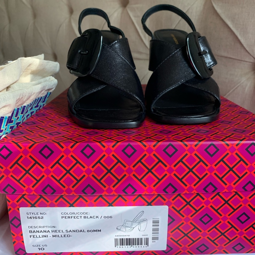 Tory Burch Banana Heel Crisscross sandal. - Picture 9 of 11